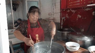 DƬ
